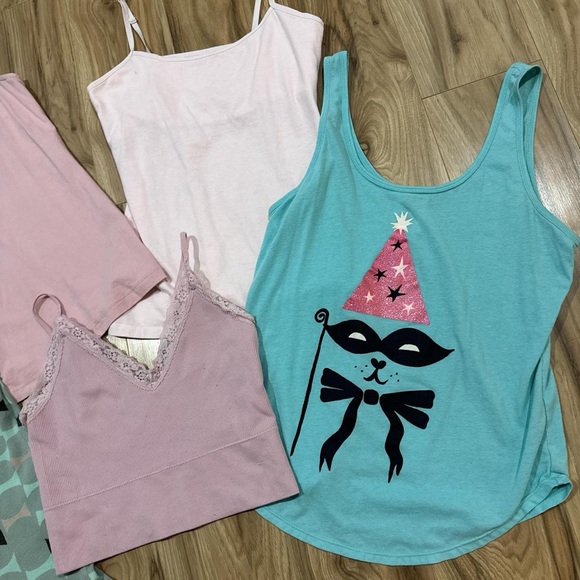 Tank top bundle - Picture 3 of 4